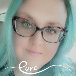 Meet your Posher, Carla